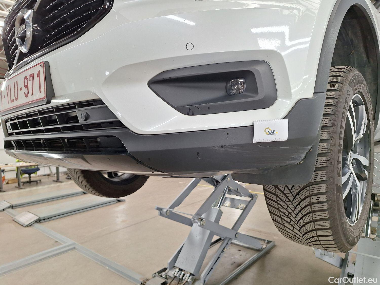 Volvo  XC 40 Volvo, XC40 '17, Volvo XC40 T3 Geartronic R-Design 5d #5