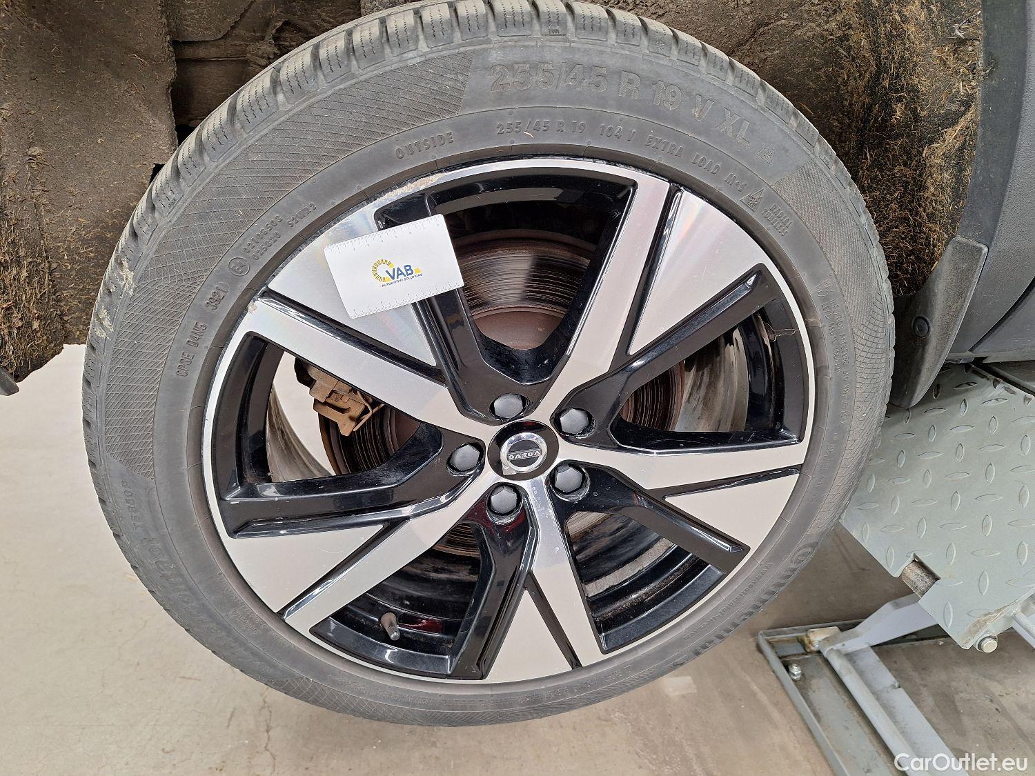  Volvo  XC 40 Volvo, XC40 '17, Volvo XC40 P8 4x4 Recharge R-Design 5d #4