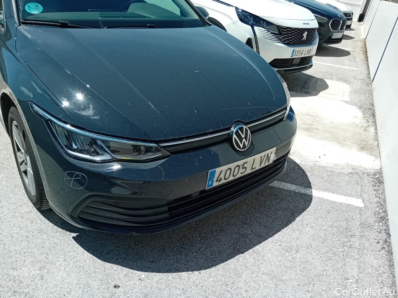  Volkswagen  Golf  VIII Variant Life 2.0 TDI 115CV AT7 E6d #3