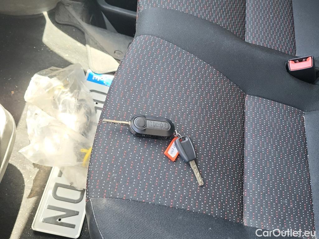  Citroen  Jumper CITROEN  / 2014 / 4P / furgón BlueHDi 88KW (120CV) Furgón 30L1H1 #26