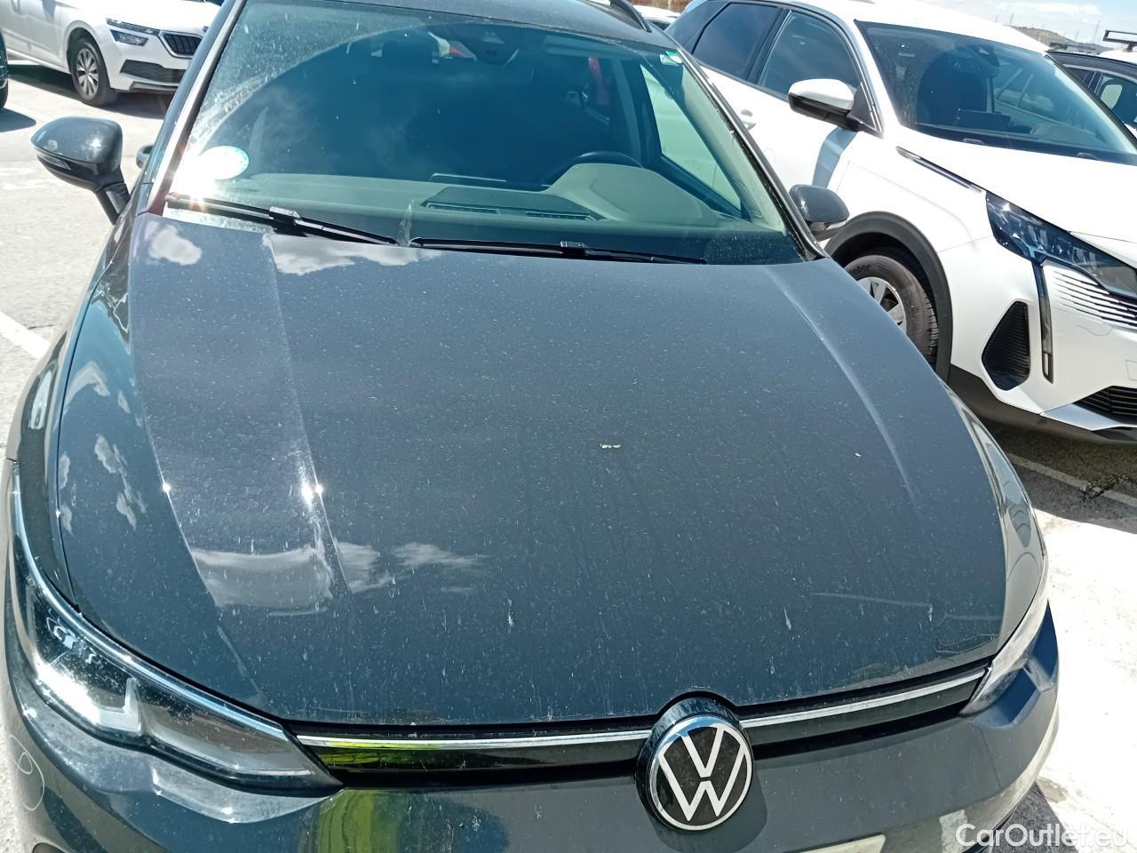  Volkswagen  Golf  VIII Variant Life 2.0 TDI 115CV AT7 E6d #5