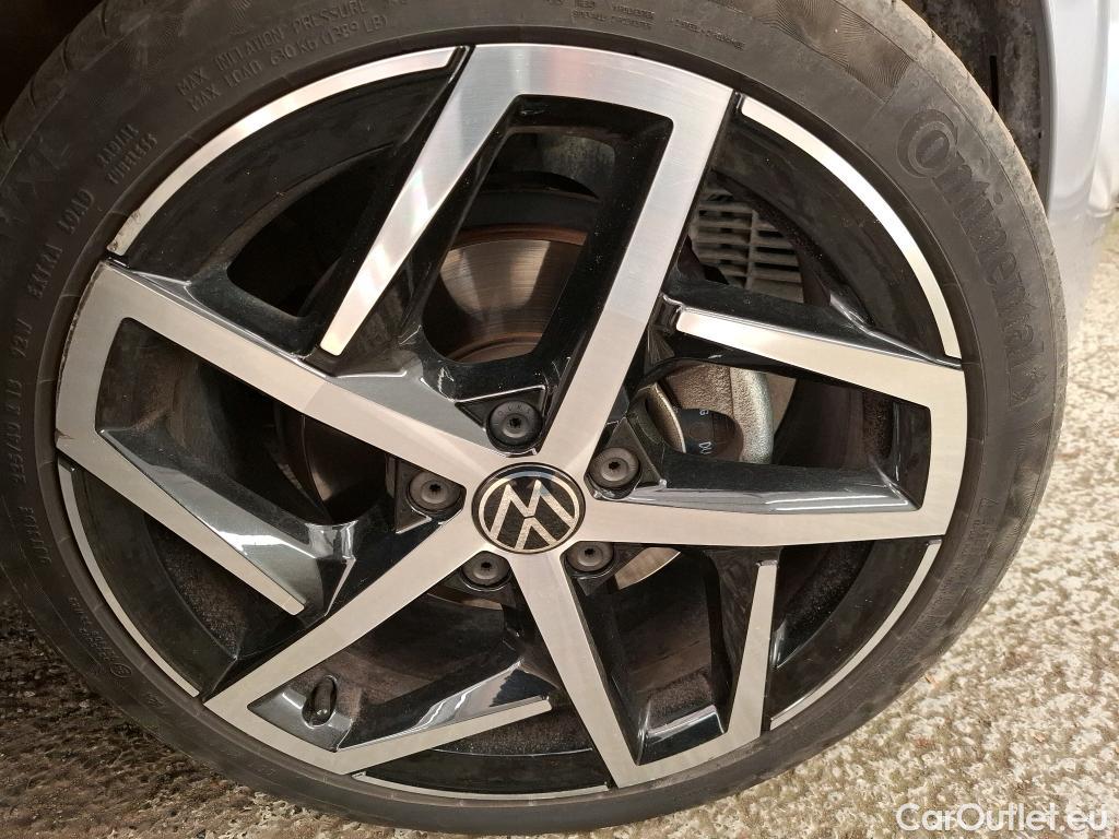  Volkswagen  Golf  VIII Berline Style 1st eTSI 1.5 TSI 150CV BVA7 E6d #13