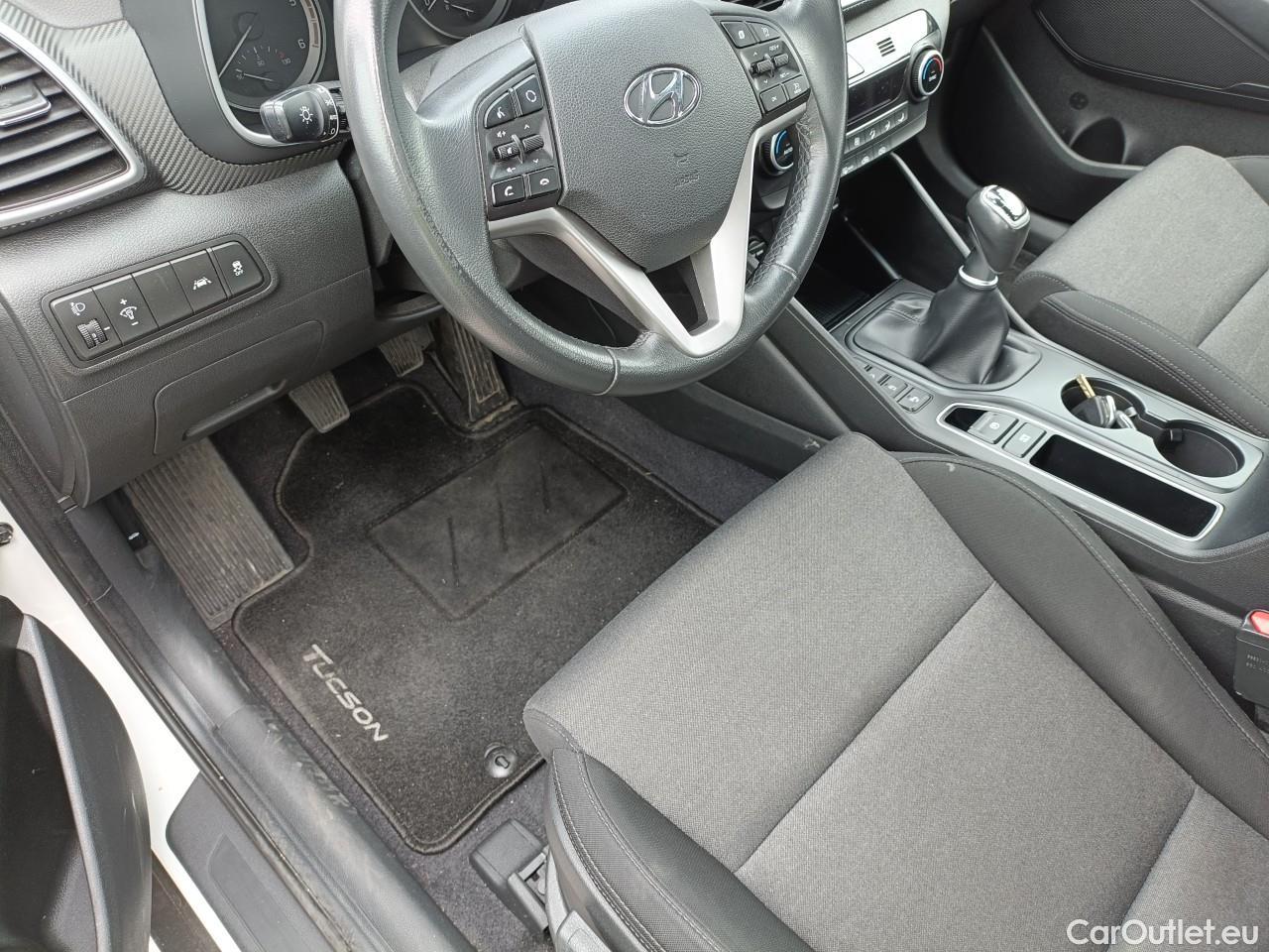  Hyundai  Tucson HYUNDAI  / 2018 / 5P / todoterreno 1.6 CRDI 85kW (116CV) 48V SLE 4X2(SP)(SL) #5
