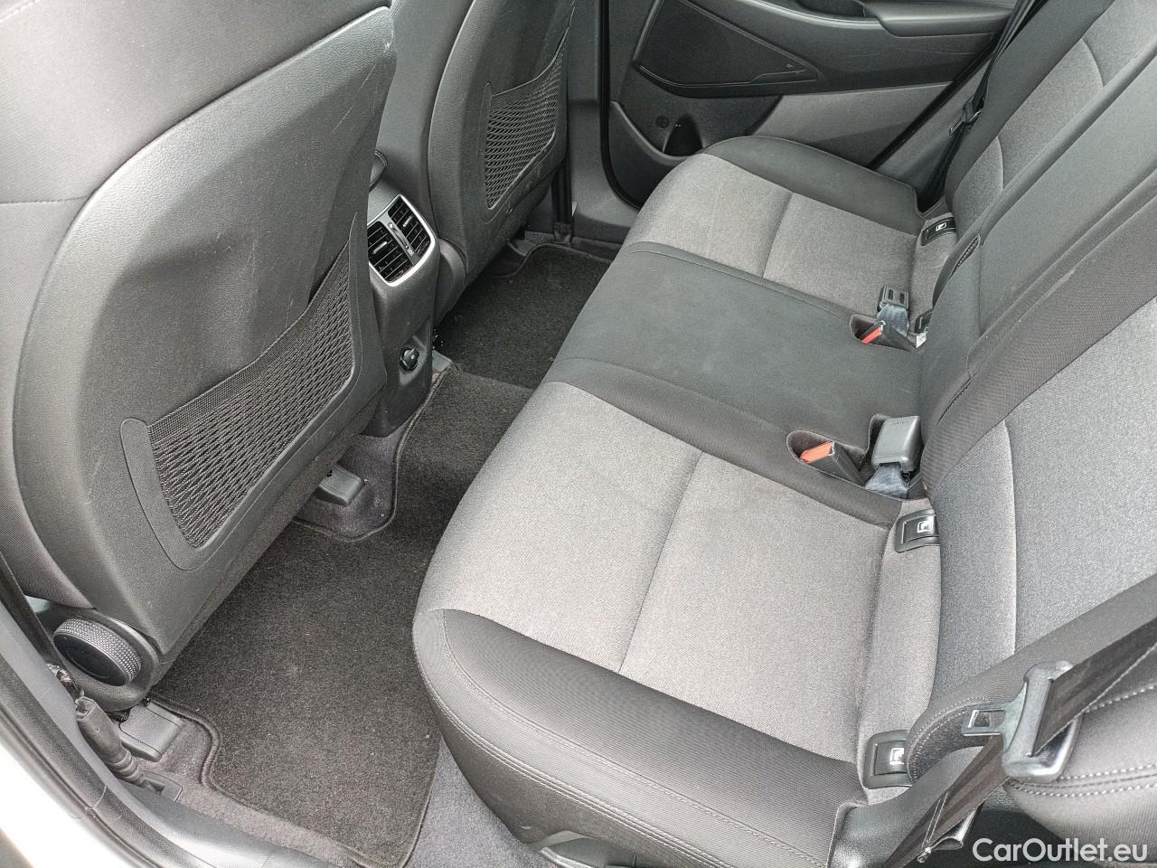  Hyundai  Tucson HYUNDAI  / 2018 / 5P / todoterreno 1.6 CRDI 85kW (116CV) 48V SLE 4X2(SP)(SL) #6