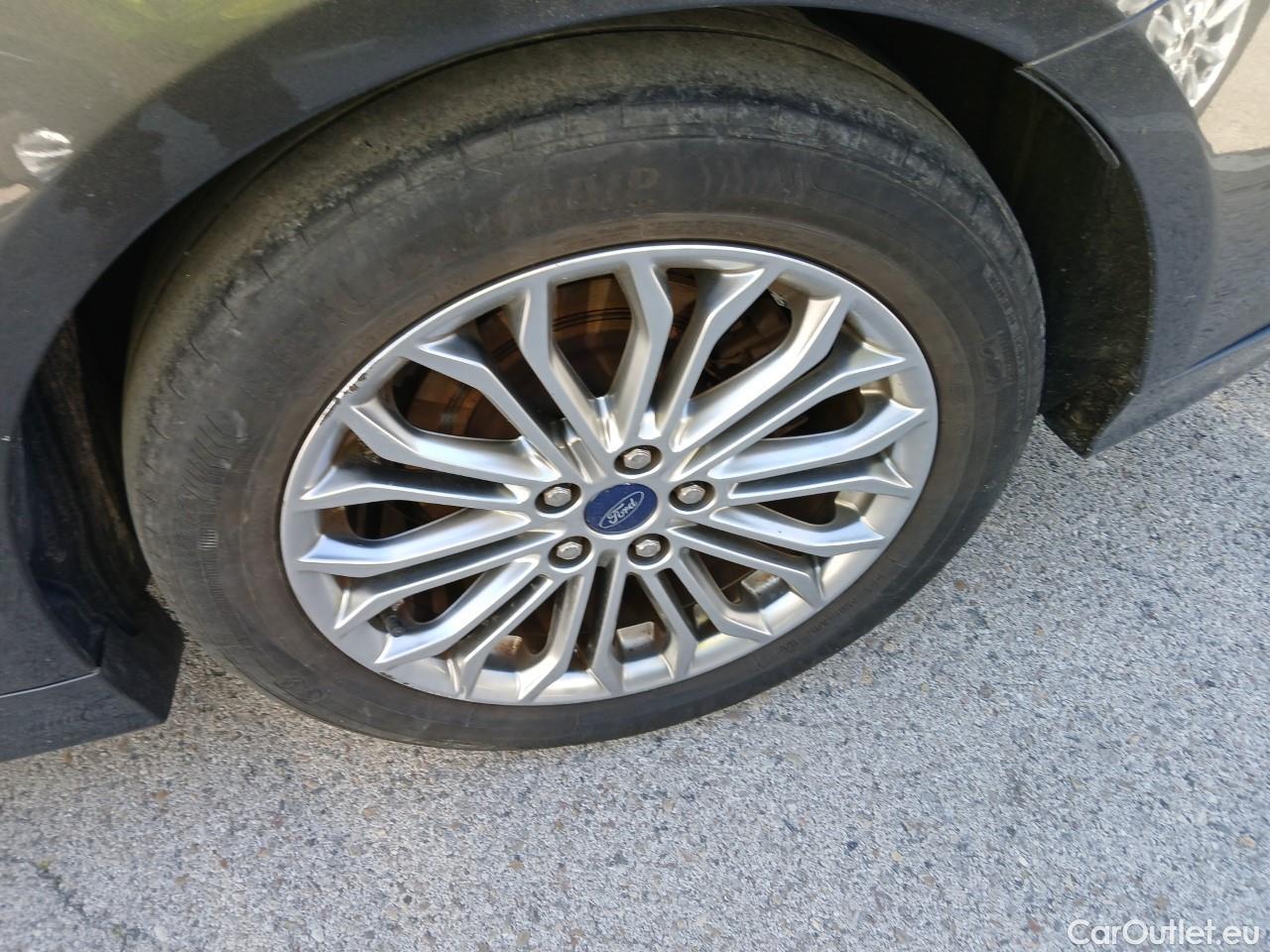  Ford  Mondeo FORD  / 2014 / 5P / familiar 2.0 Híbrido 138kW/187CV Titanium HEV AT #33