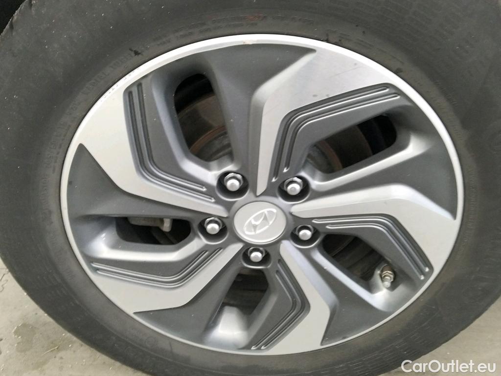  Hyundai  Konna HYUNDAI Kona / 2017 / 5P / todoterreno 1.6 GDI HEV Klass DCT #44
