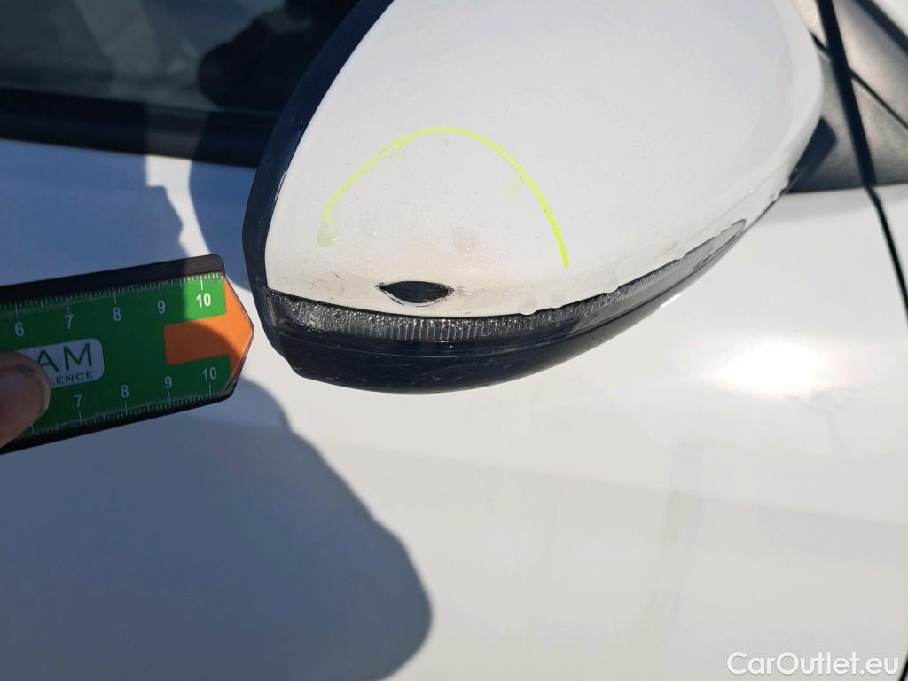  Hyundai  Tucson HYUNDAI  / 2018 / 5P / todoterreno 1.6 CRDI 85kW (116CV) 48V SLE 4X2(SP)(SL) #24