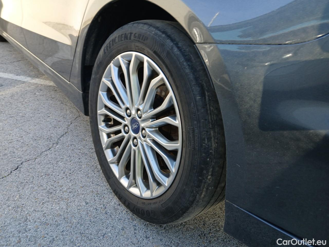  Ford  Mondeo FORD  / 2014 / 5P / familiar 2.0 Híbrido 138kW/187CV Titanium HEV AT #1
