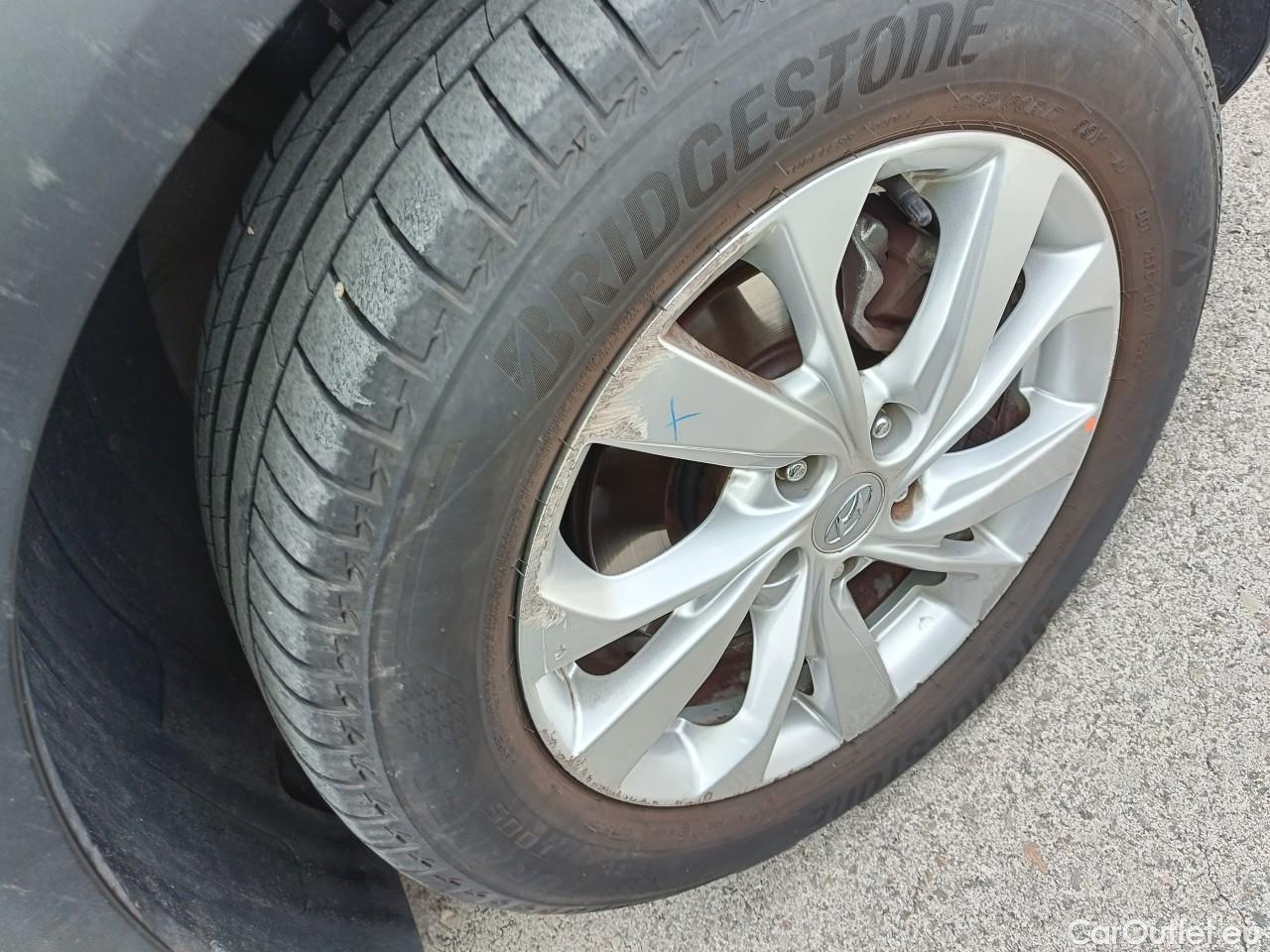  Hyundai  Tucson HYUNDAI  / 2018 / 5P / todoterreno 1.6 CRDI 85kW (116CV) 48V SLE 4X2(SP)(SL) #32