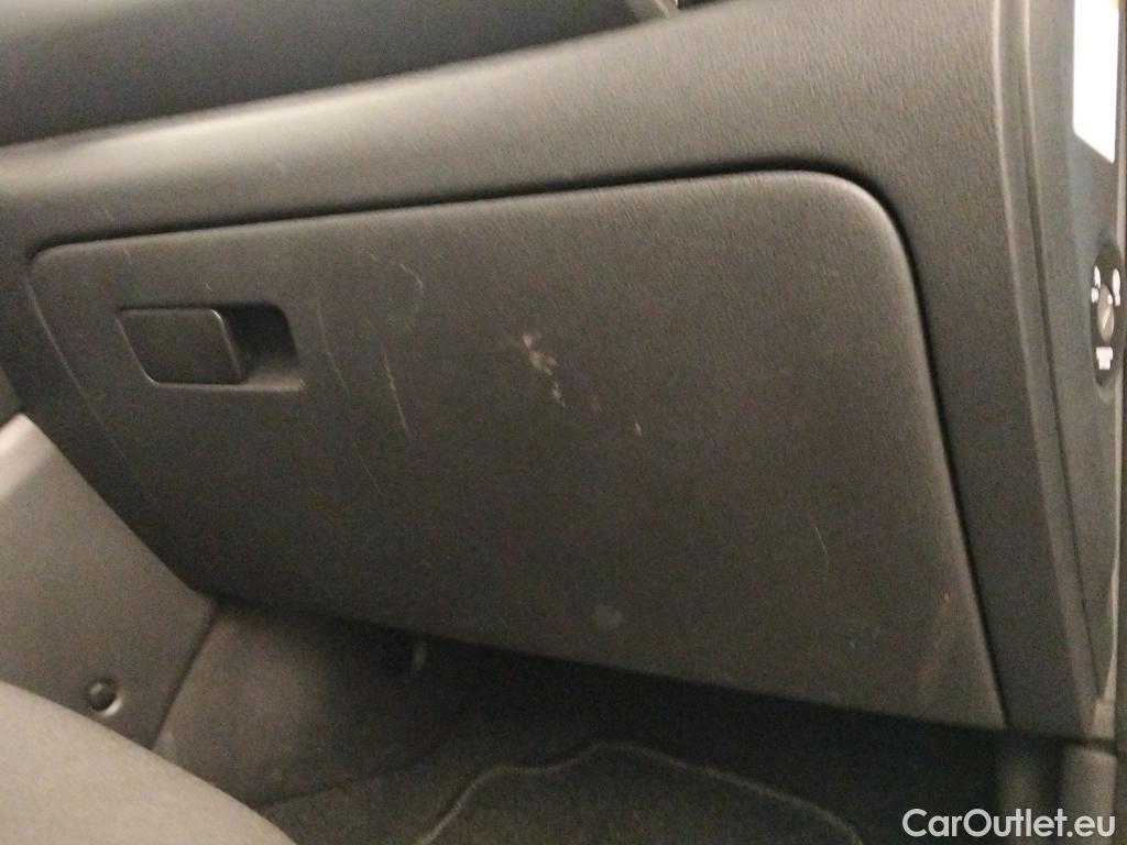  Hyundai  Konna HYUNDAI Kona / 2017 / 5P / todoterreno 1.6 GDI HEV Klass DCT #17