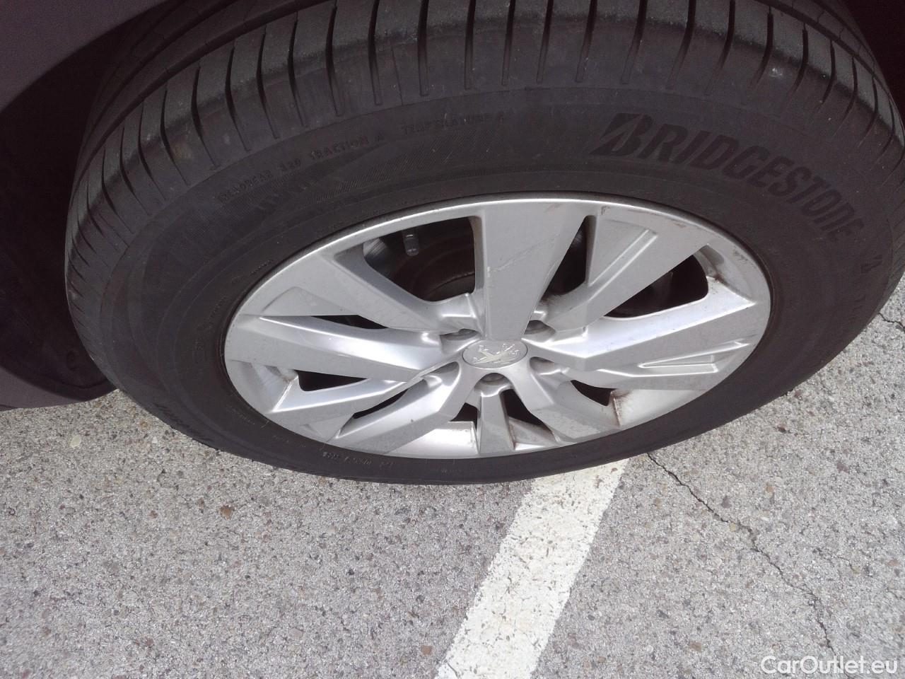  Peugeot  3008  Active 1.5 HDi 130CV AT8 E6dT #18