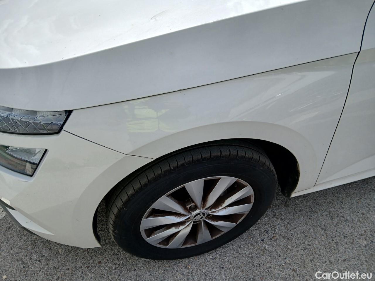  Skoda  KAMIQ SKODA  1.0 TSI 81kW (110CV) DSG Ambition (CX) #17