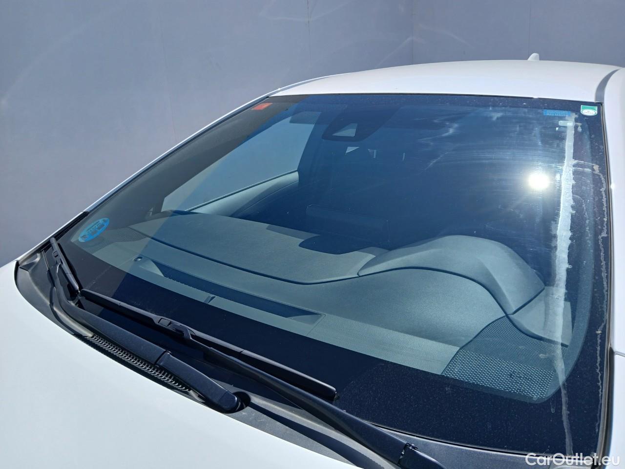  Toyota  Corolla TOYOTA  / 2019 / 5P / berlina con portón 1.8 125H BUSINESS PLUS E-CVT #2