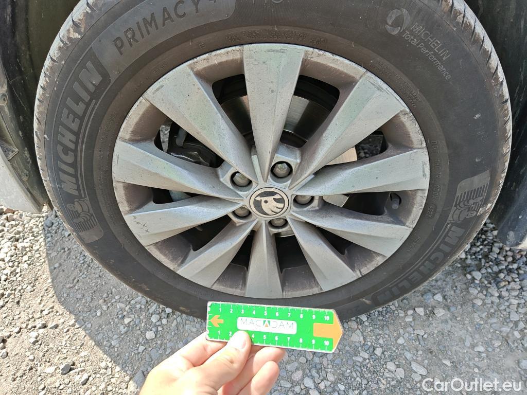  Land Rover  Discovery SKODA KAMIQ 1.0 TSI 81kW (110CV) DSG Ambition #15