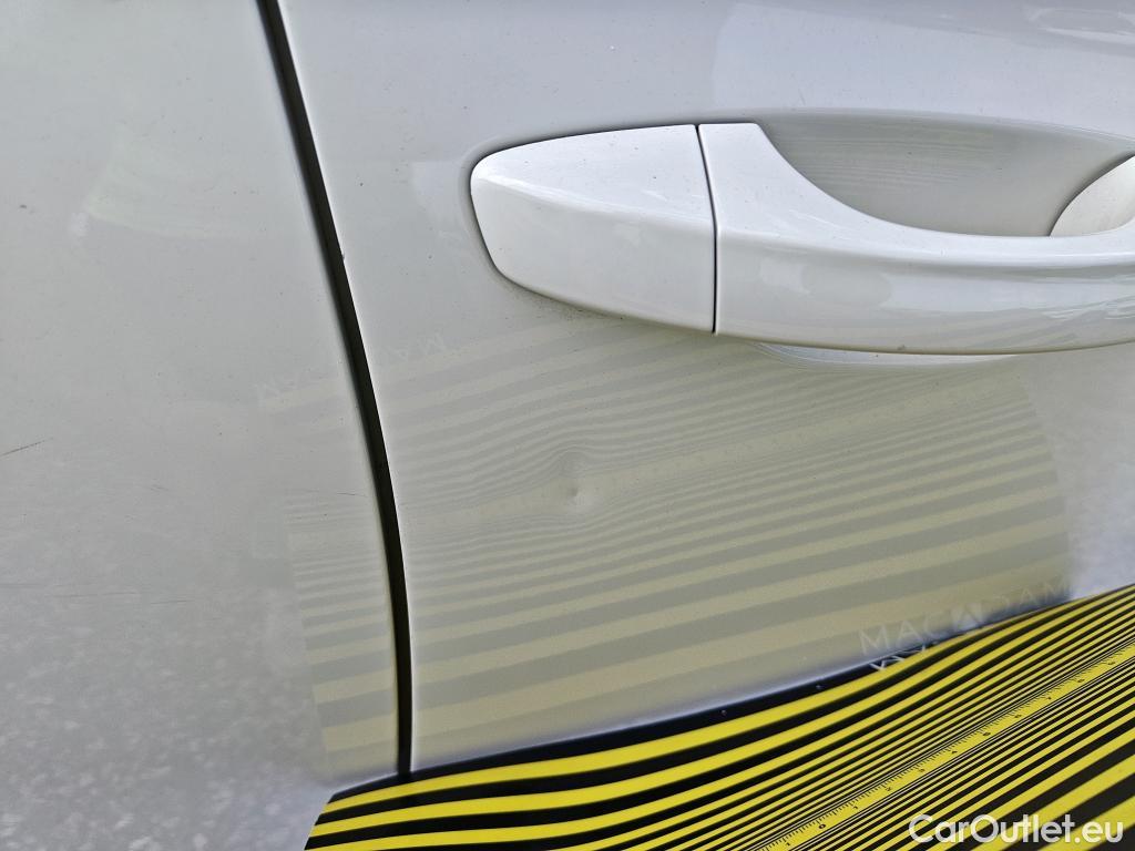  Skoda  KAMIQ SKODA  1.0 TSI 81kW (110CV) DSG Ambition #14