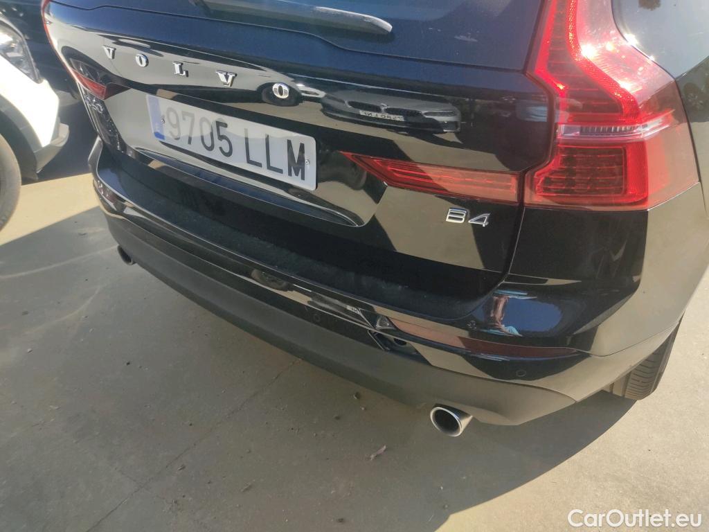  Volvo  XC60  Momentum Pro 2WD 2.0 B4 195CV AT8 E6dT #15