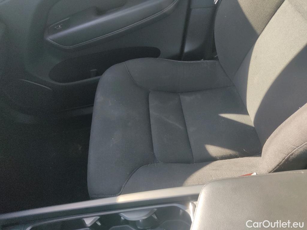  Volvo  XC60  Momentum Pro 2WD 2.0 B4 195CV AT8 E6dT #9
