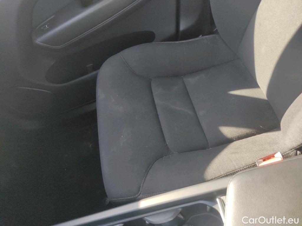  Volvo  XC60  Momentum Pro 2WD 2.0 B4 195CV AT8 E6dT #2