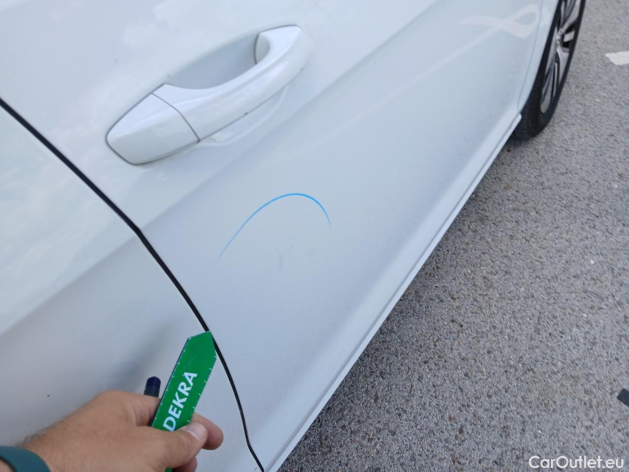  Volkswagen  Golf  VII Berlina e-35kWh1 #19