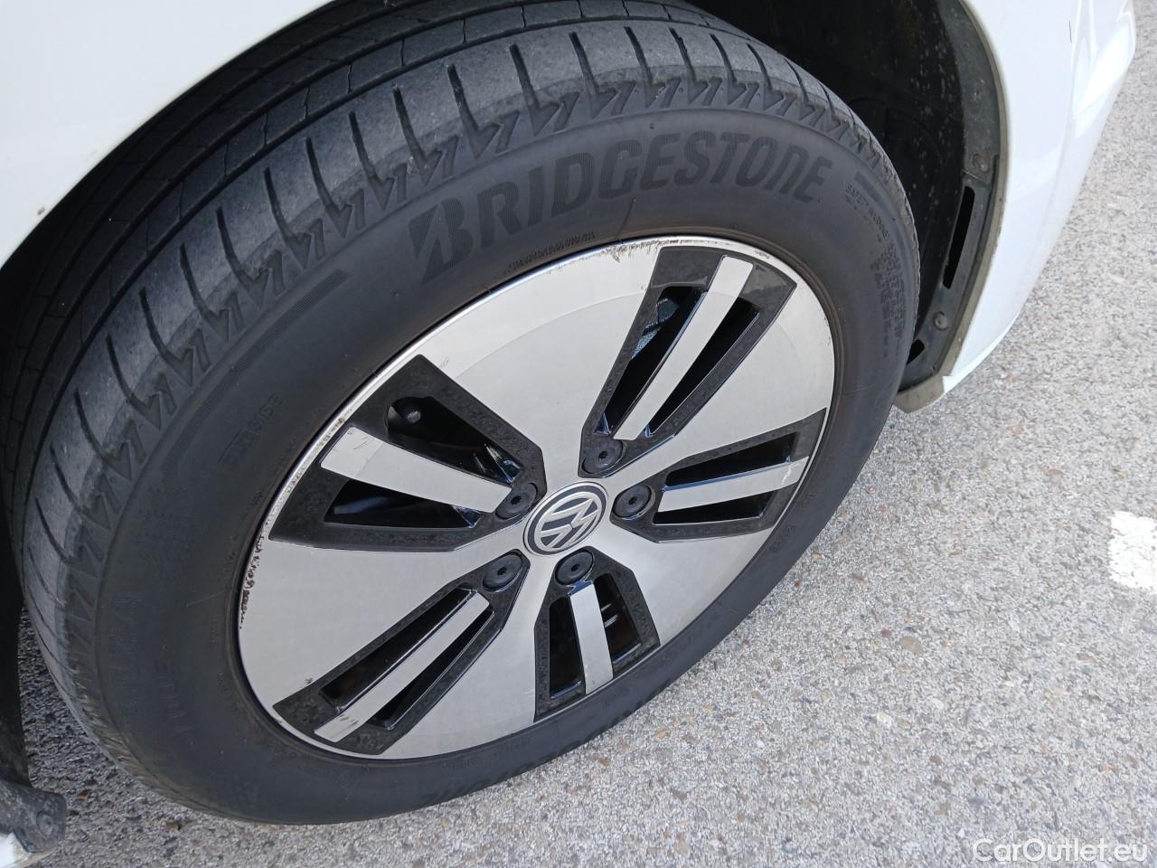  Volkswagen  Golf  VII Berlina e-35kWh1 #26