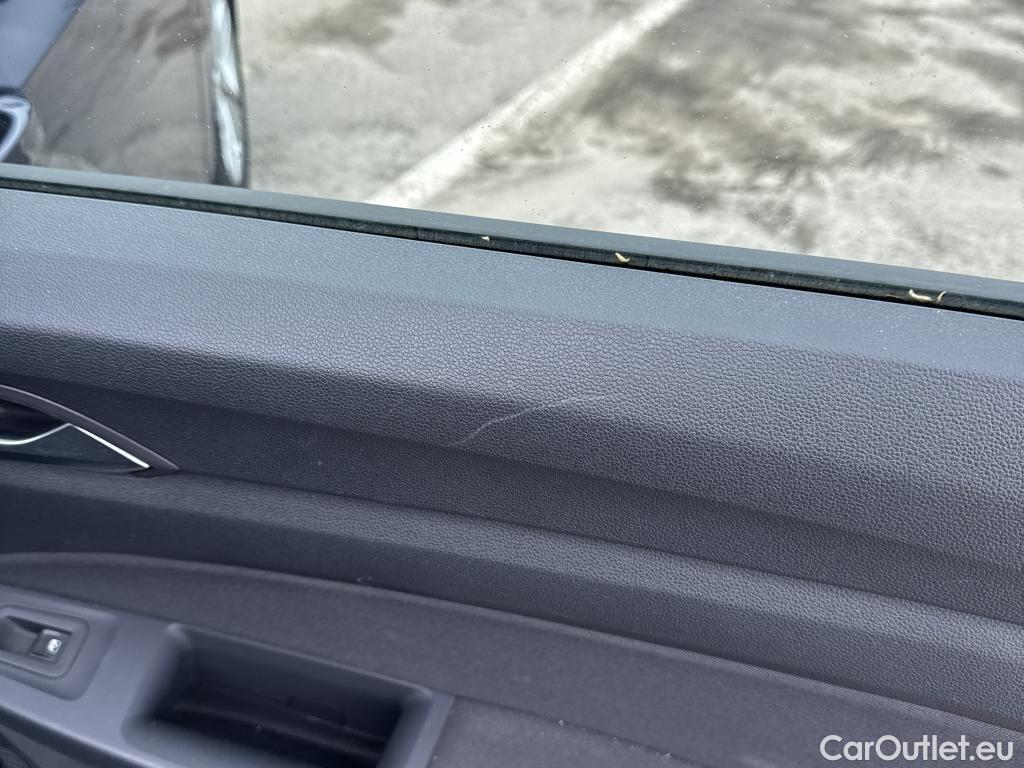  Volkswagen  Golf  VIII Berlina 1.0 TSI 110CV MT6 E6d #36