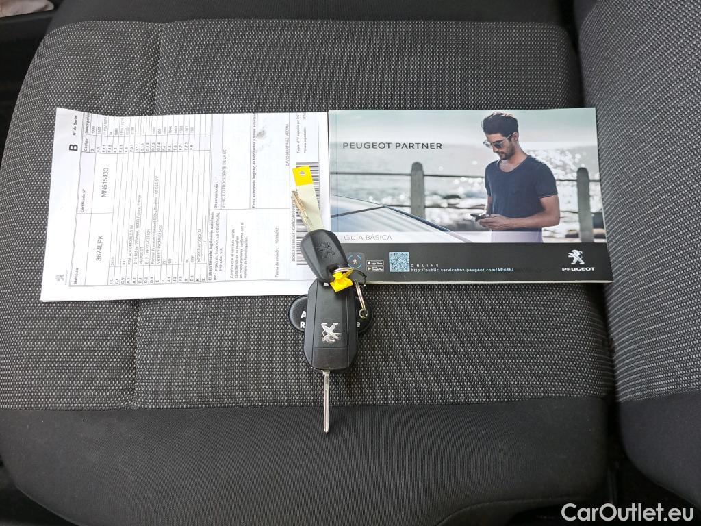  Peugeot  Partner PEUGEOT  / 2018 / 4P / furgón derivado de turismo Premium Standard 600kg BlueHDi 73kW #77