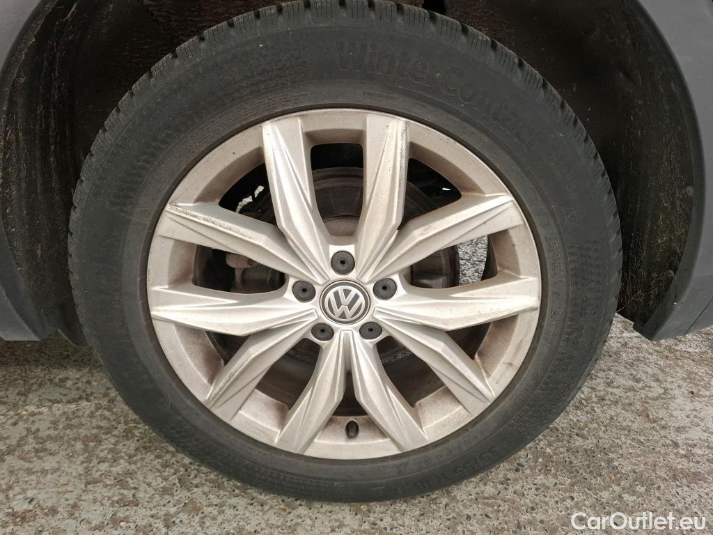  Volkswagen  Tiguan VOLKSWAGEN  / 2016 / 5P / SUV 2.0 TDI 150 BMV6 Carat #29