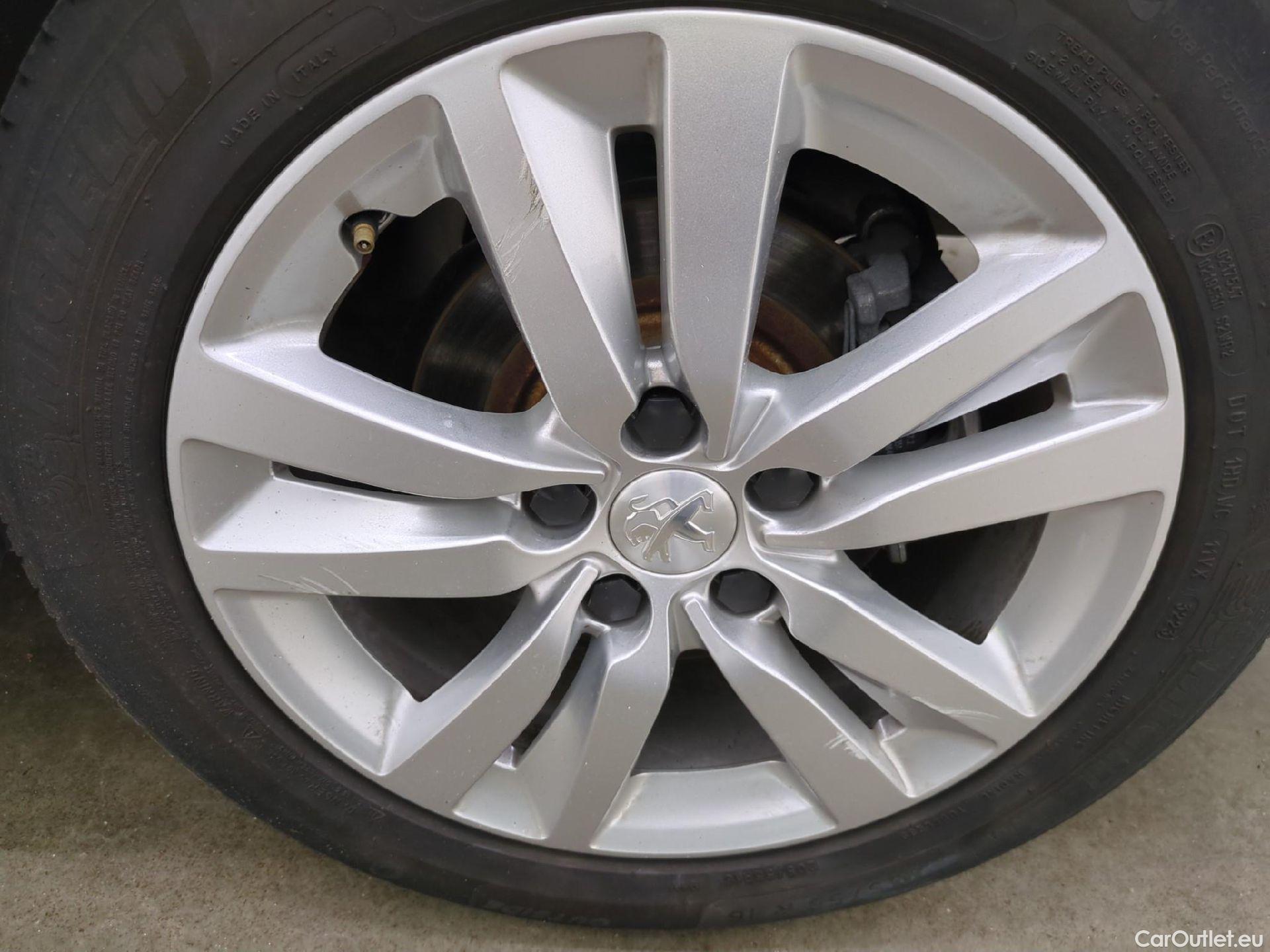  Peugeot  308 PEUGEOT  SW / 2017 / 5P / Break BlueHDi 130 S&S Active Business R' #31