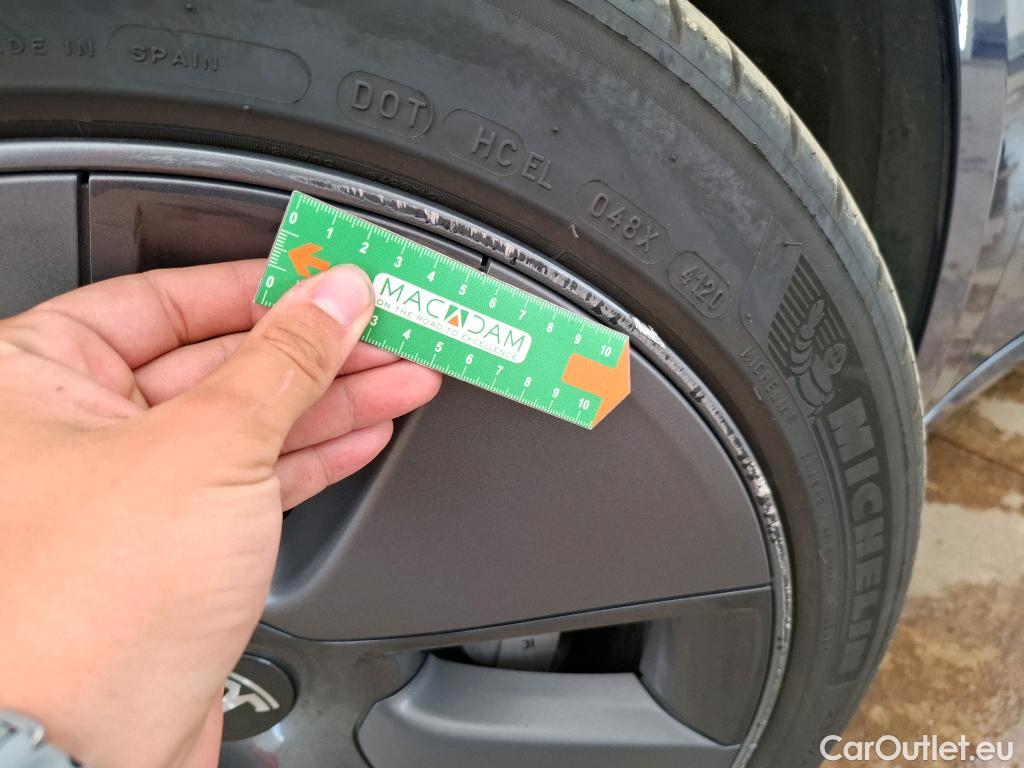  Tesla  Model 3 TESLA  / 2018 / 4P / Berline Autonomie Standard Plus RWD #8