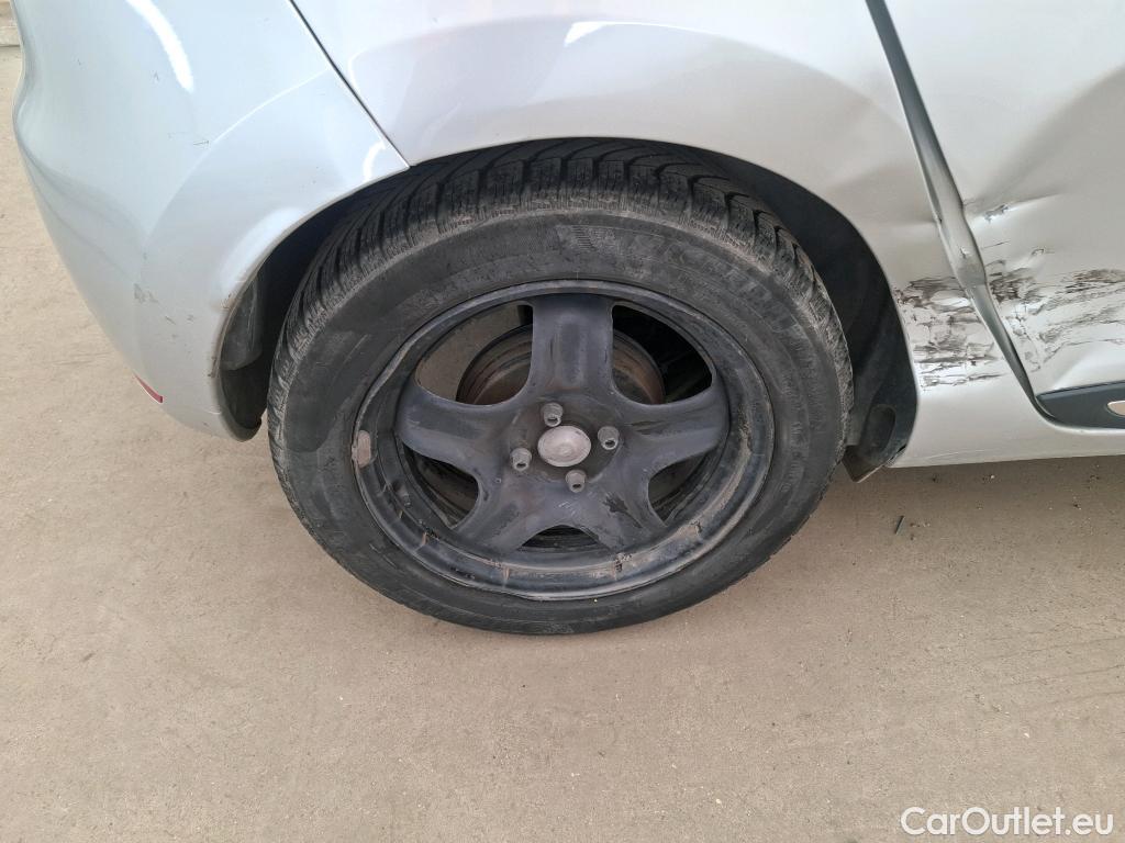  Renault  Clio  IV Business 0.9 TCe 90CV BVM5 E6 #28