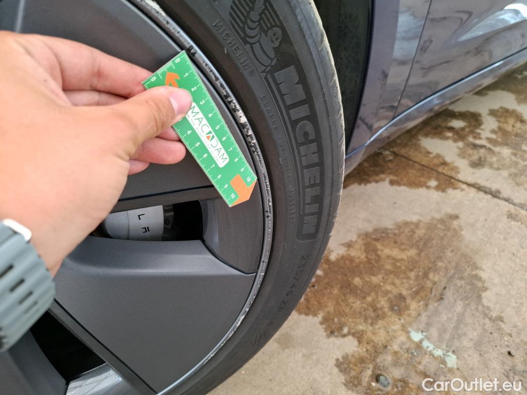  Tesla  Model 3 TESLA  / 2018 / 4P / Berline Autonomie Standard Plus RWD #9