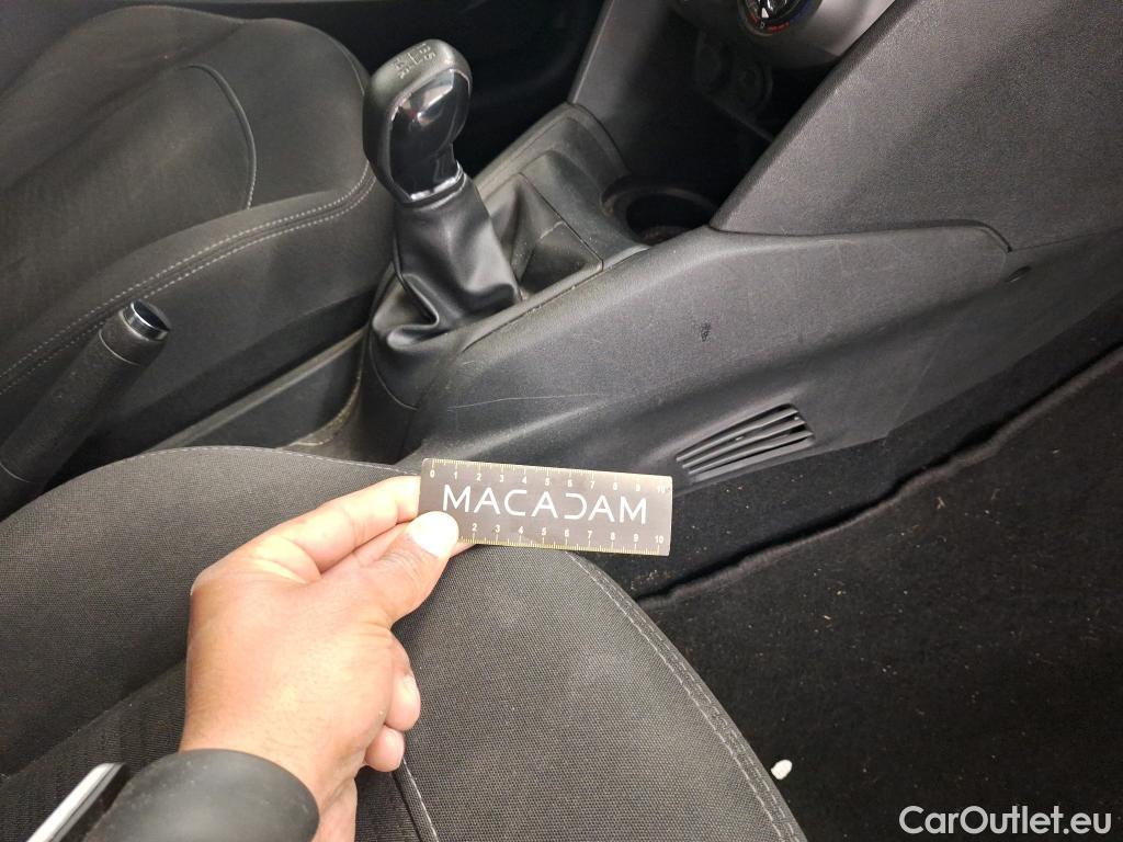  Peugeot  208  Affaire Premium Pack 1.2 80CV BVM5 E6dT #51