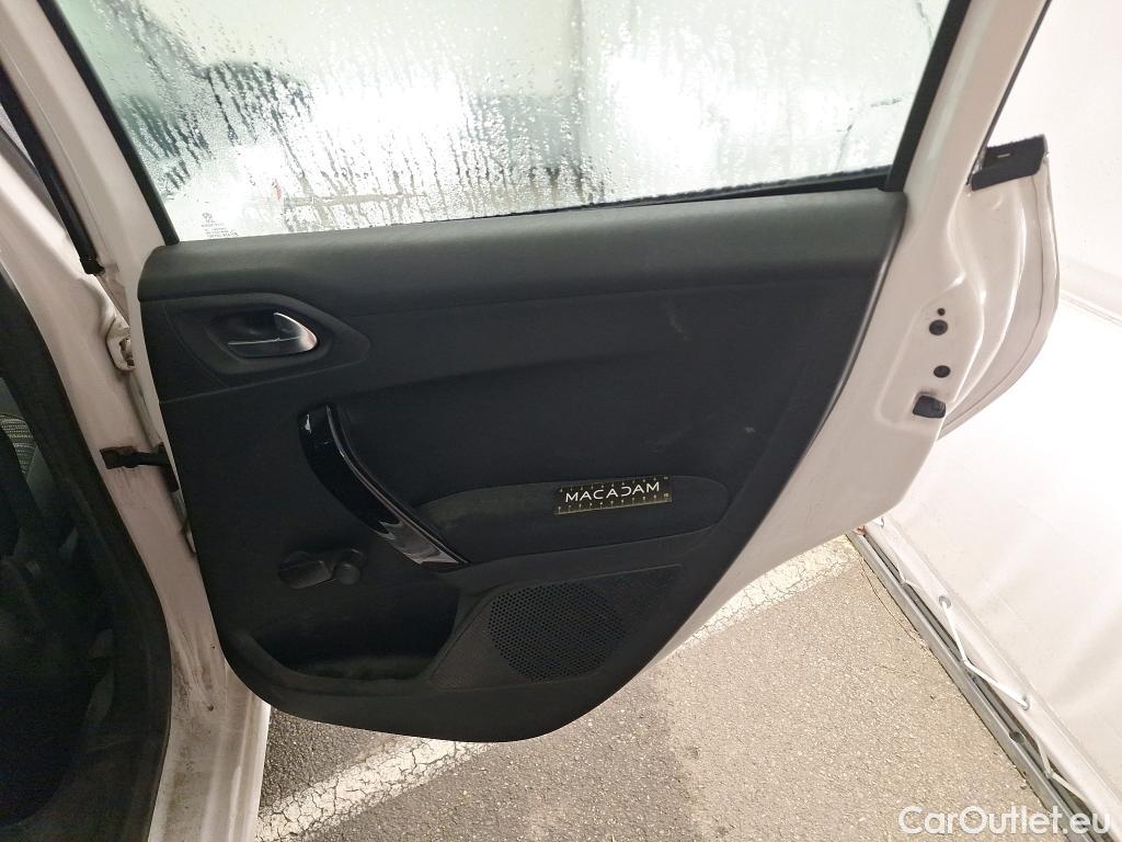  Peugeot  208  Affaire Premium Pack 1.2 80CV BVM5 E6dT #44