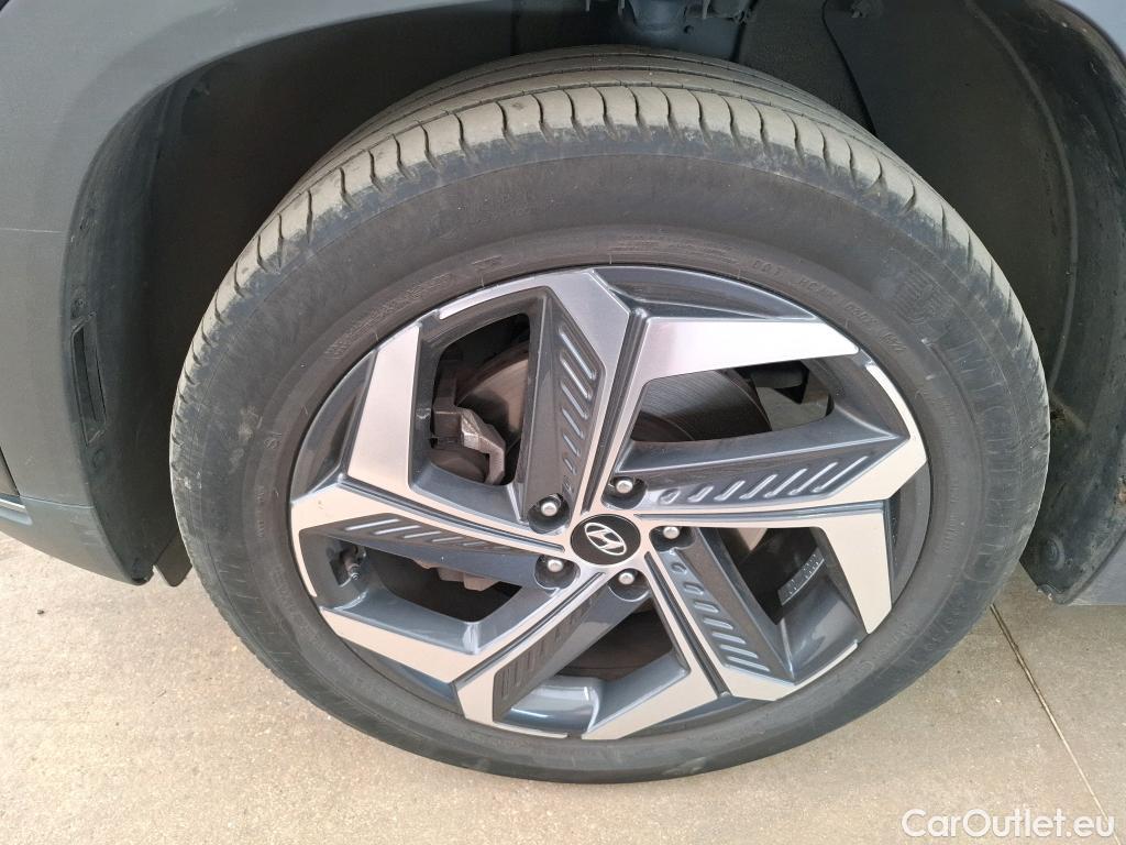  Hyundai  Tucson HYUNDAI  / 2020 / 5P / SUV 1.6 HYBRID 230 EXECUTIVE #50