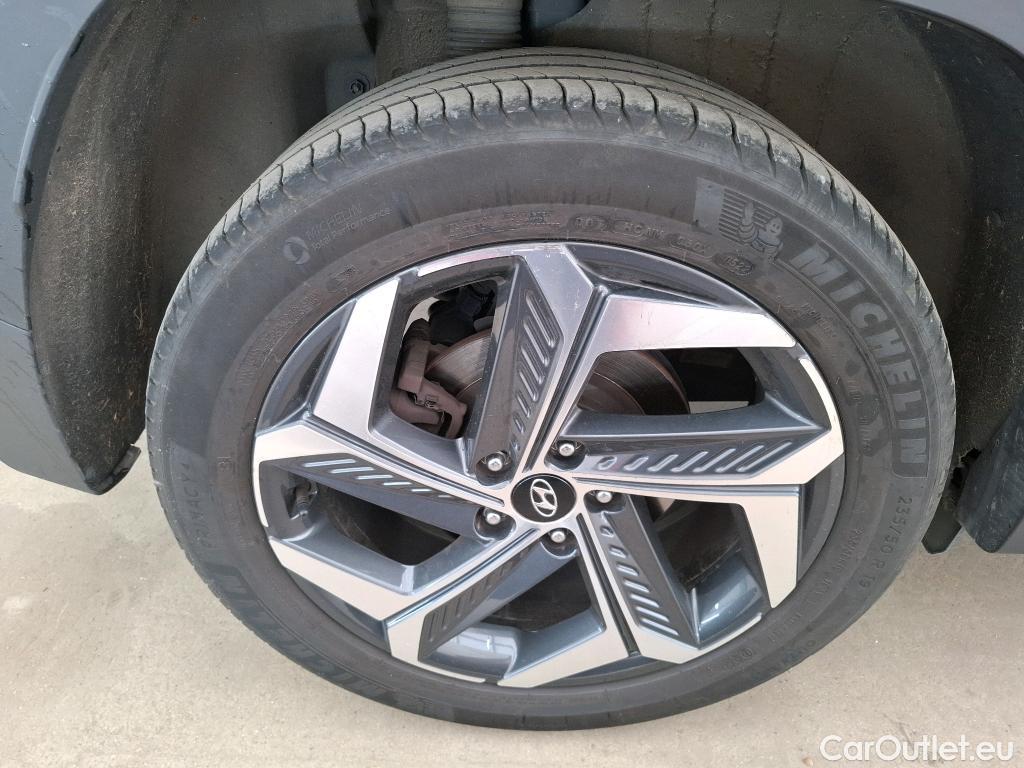  Hyundai  Tucson HYUNDAI  / 2020 / 5P / SUV 1.6 HYBRID 230 EXECUTIVE #47