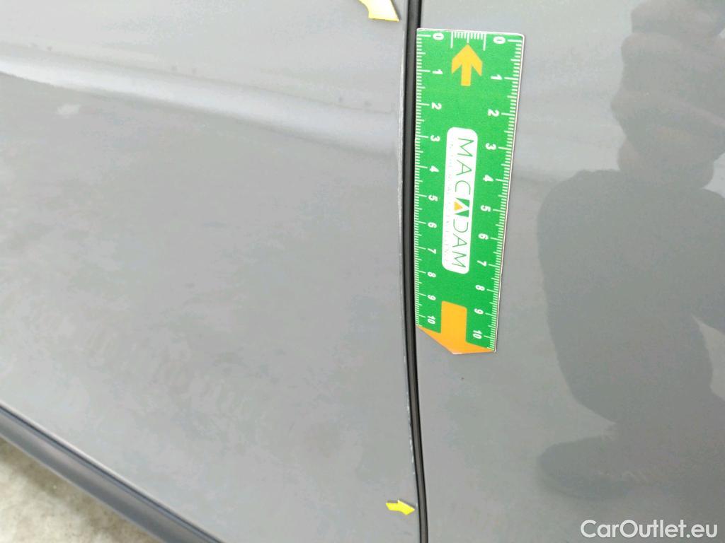  Mini  Cooper MINI Mini / 2014 / 5P / Berline One D Finition Business 95 ch #9