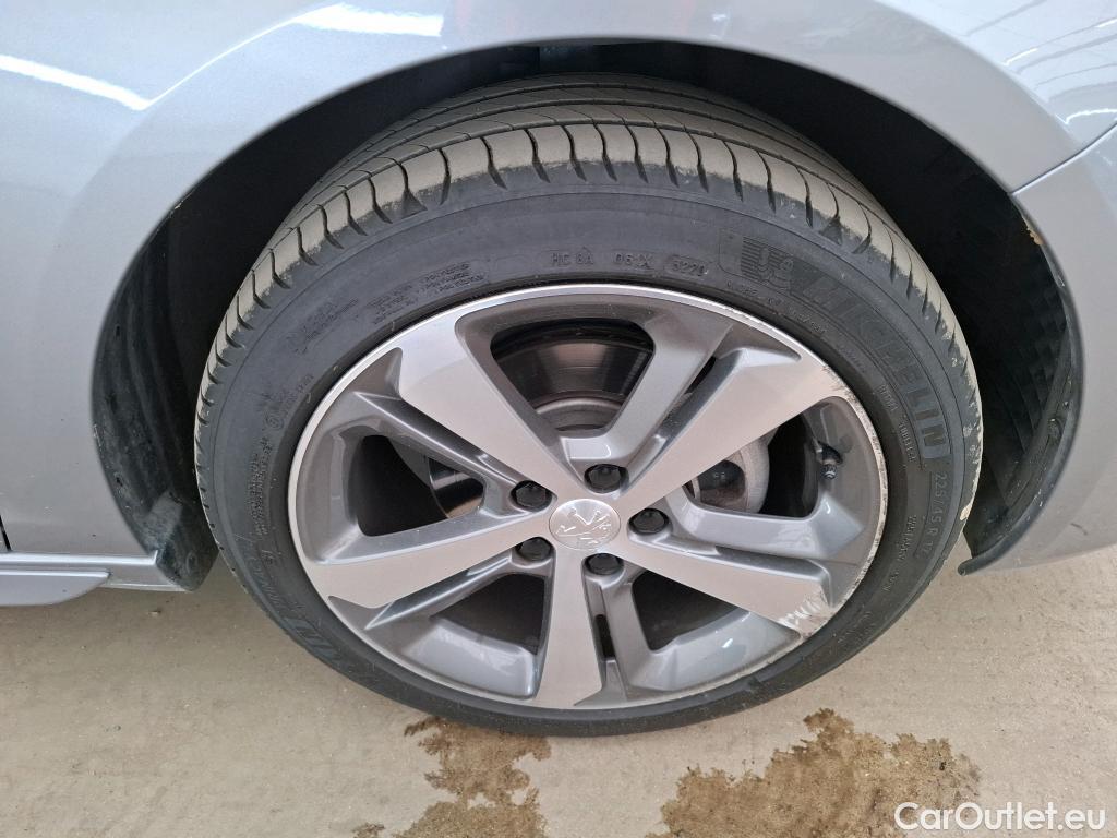  Peugeot  308  GT 1.2 PureTech 130CV BVA8 E6d #15