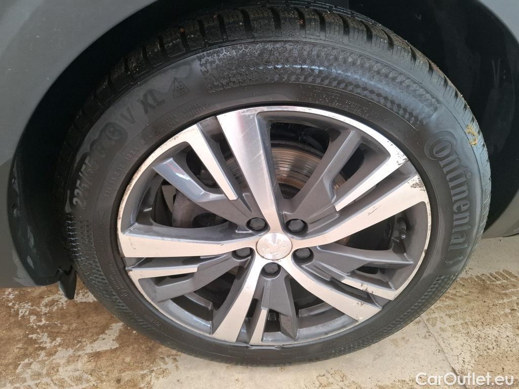  Peugeot  5008  Allure Pack 1.5 HDi 130CV BVA8 7 Sieges E6d #39