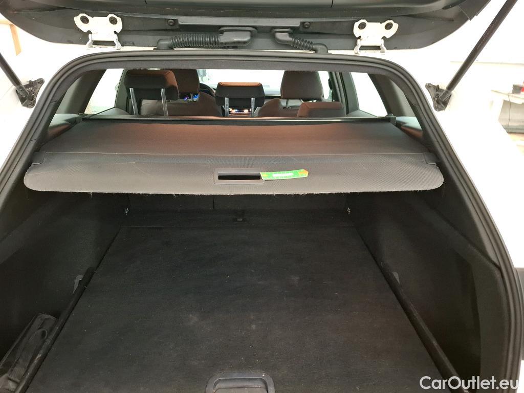  Toyota  Corolla TOYOTA  Touring Sports / 2018 / 5P / Break Hybride 122h Dynamic Business Stage Acad #28