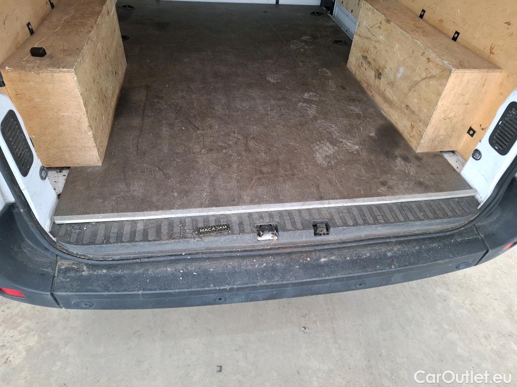  Renault  Master RENAULT  / 2019 / 4P / Fourgon tôlé FG Tr GCF F2800 L1H1 dCi 135 #3
