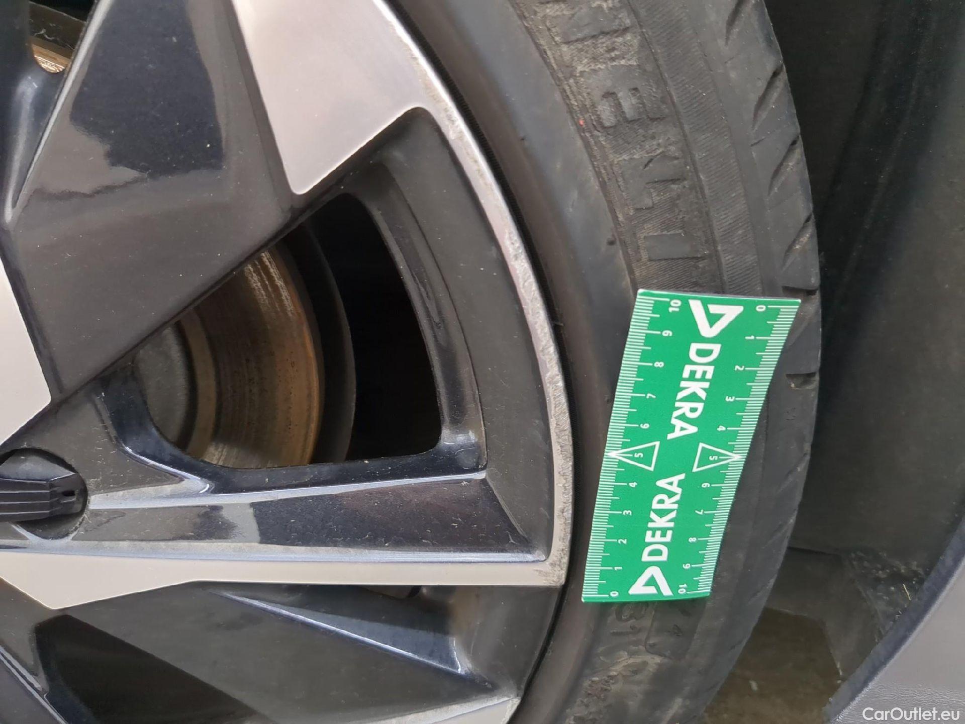  Peugeot  308 PEUGEOT  SW / 2021 / 5P / Break PureTech 130 S&S EAT 8 ALLURE PACK TVU #27