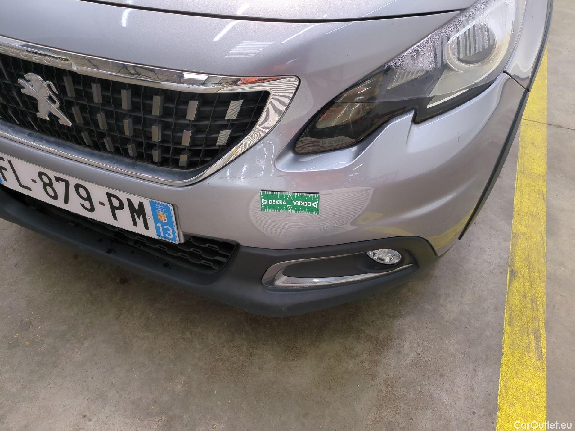  Peugeot  2008  Signature 1.2 PureTech 130CV BVA6 E6dT #19