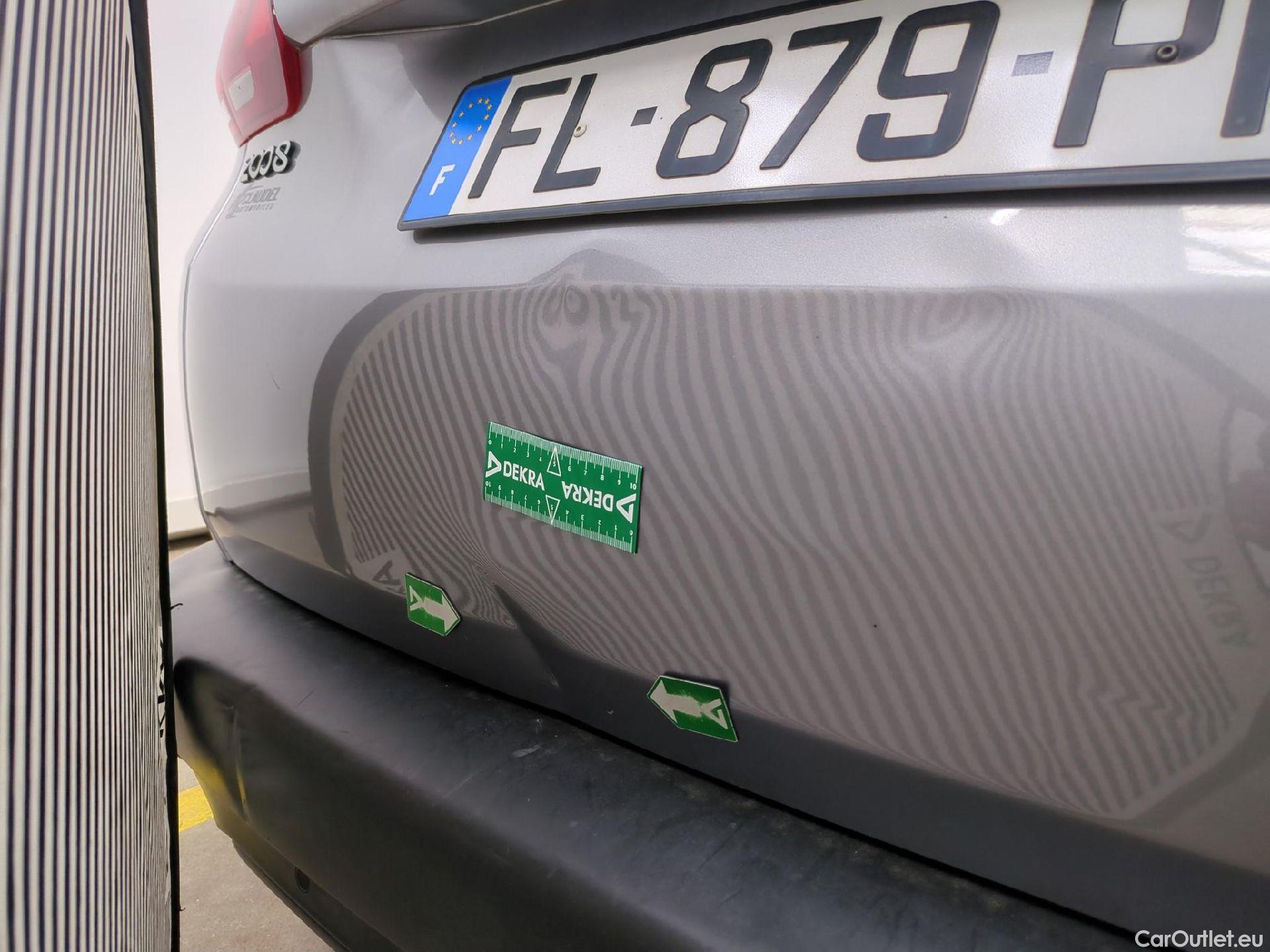  Peugeot  2008  Signature 1.2 PureTech 130CV BVA6 E6dT #56