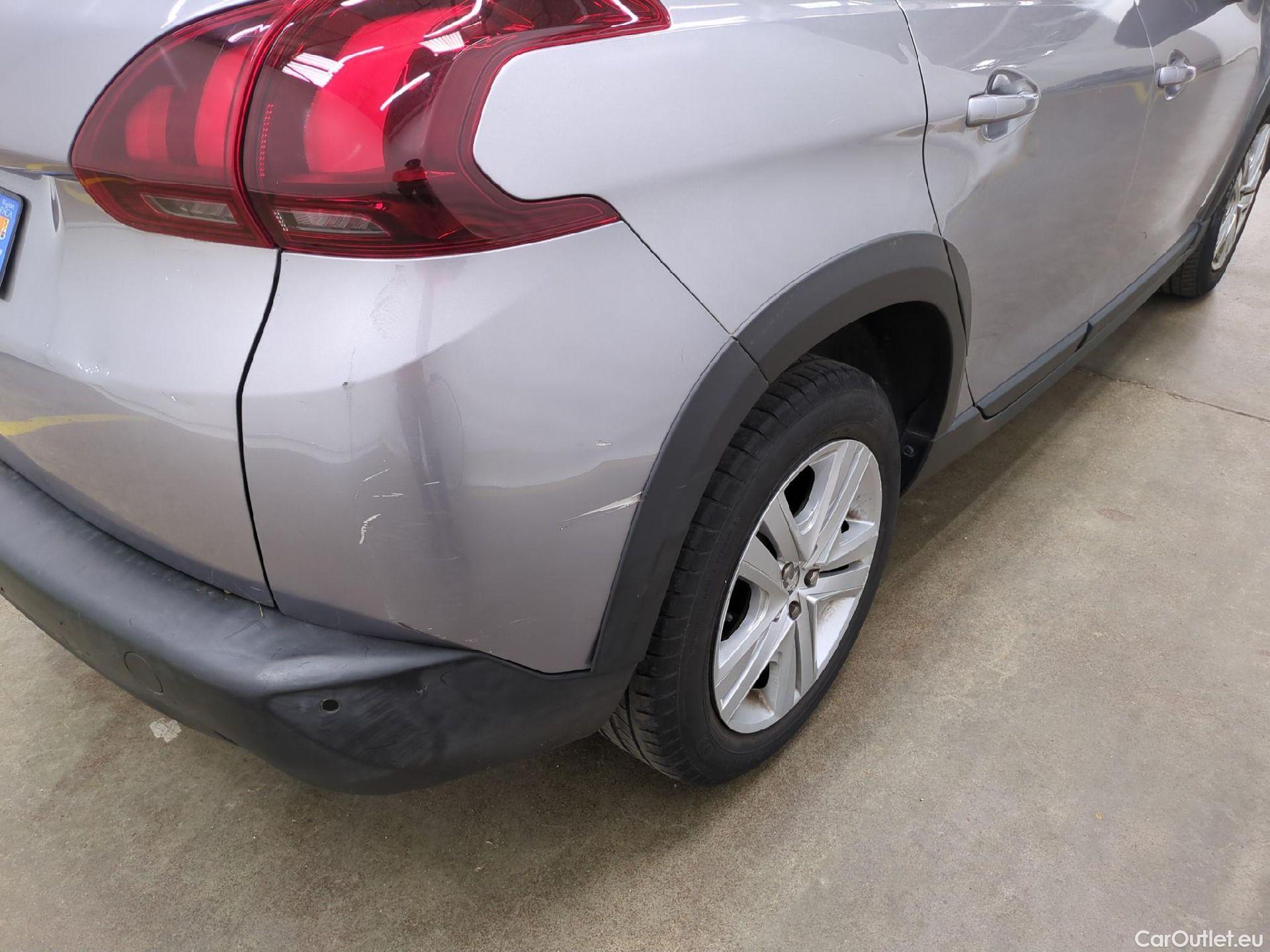  Peugeot  2008  Signature 1.2 PureTech 130CV BVA6 E6dT #59
