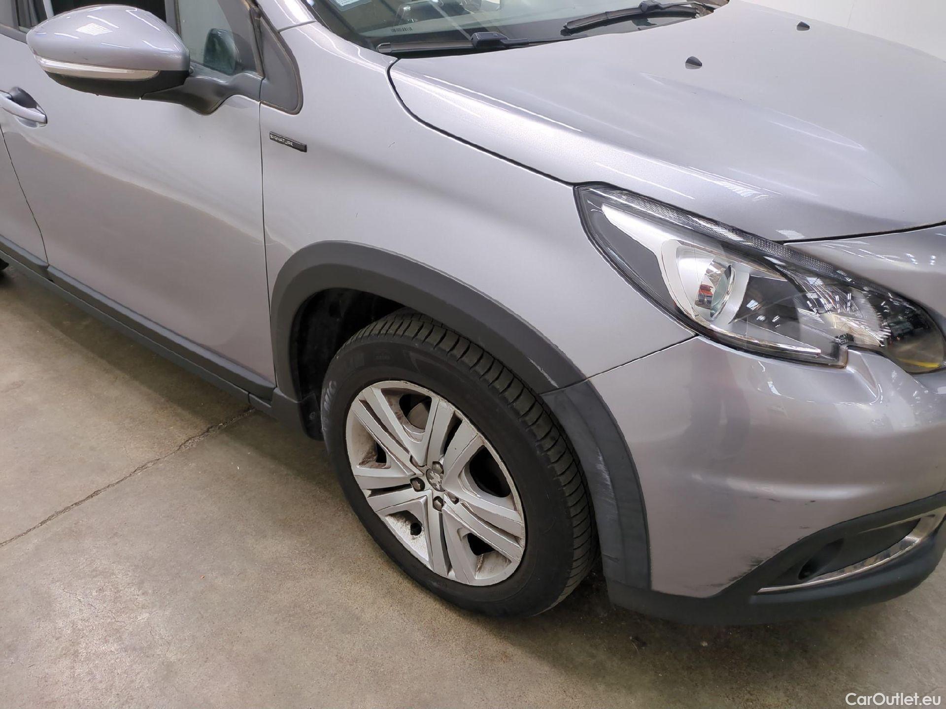  Peugeot  2008  Signature 1.2 PureTech 130CV BVA6 E6dT #9