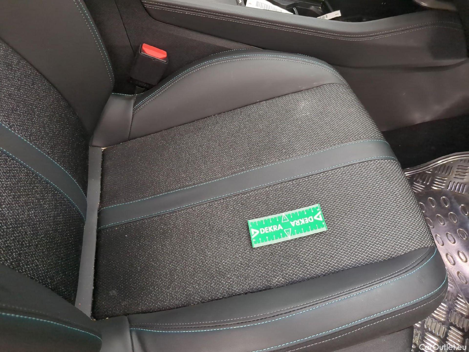  Peugeot  308 PEUGEOT  SW / 2021 / 5P / Break PureTech 130 S&S EAT 8 ALLURE PACK TVU #12
