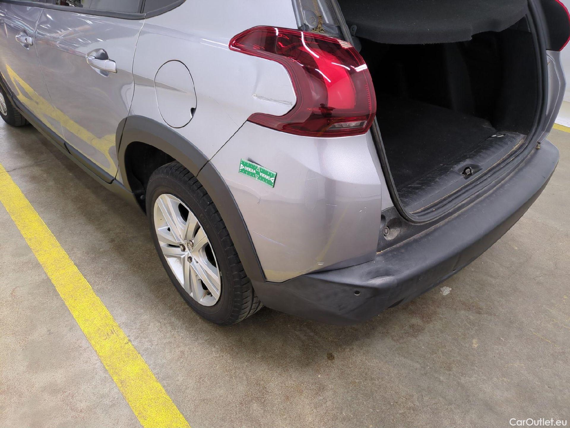  Peugeot  2008  Signature 1.2 PureTech 130CV BVA6 E6dT #40