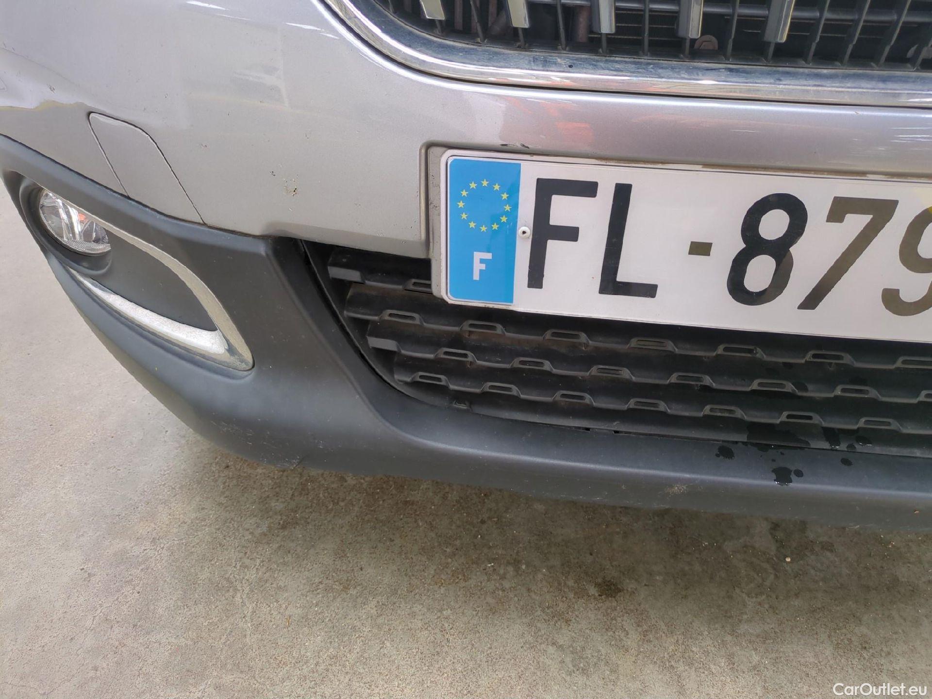  Peugeot  2008  Signature 1.2 PureTech 130CV BVA6 E6dT #14