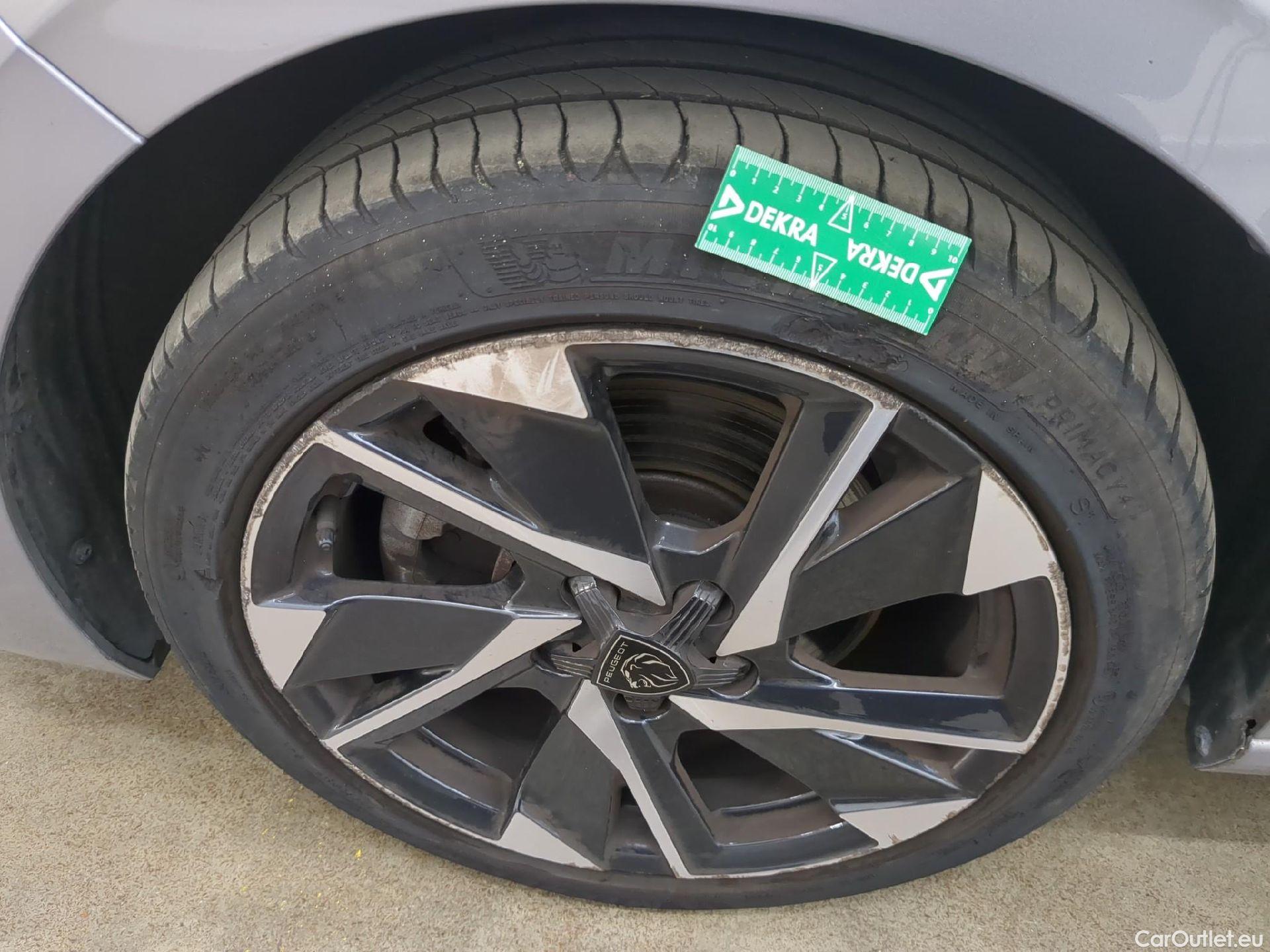  Peugeot  308 PEUGEOT  SW / 2021 / 5P / Break PureTech 130 S&S EAT 8 ALLURE PACK TVU #16