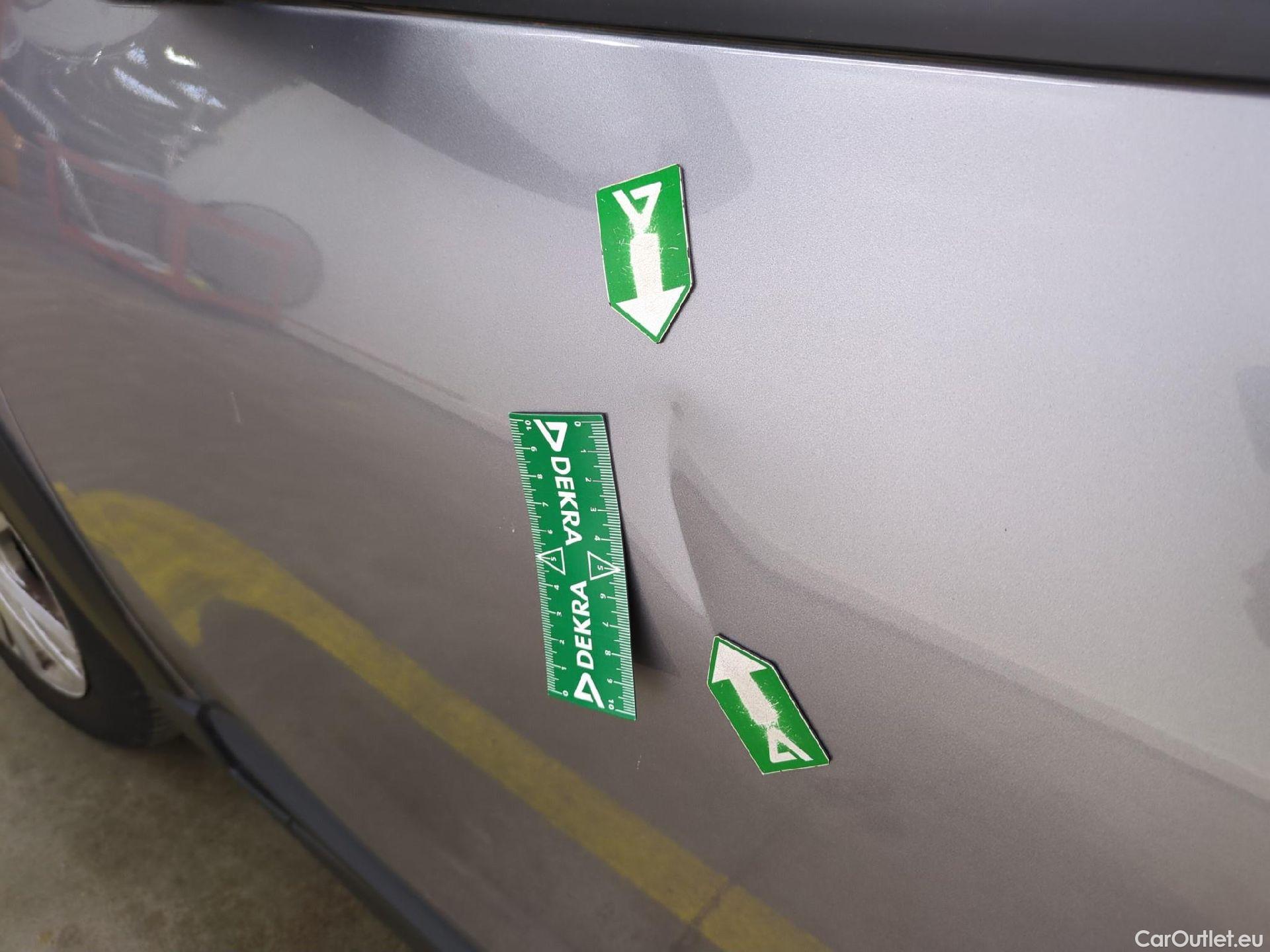  Peugeot  2008  Signature 1.2 PureTech 130CV BVA6 E6dT #28